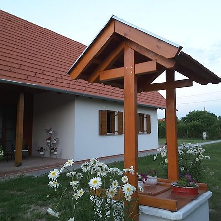 Malomko Apartman Zsira Ngoại thất bức ảnh